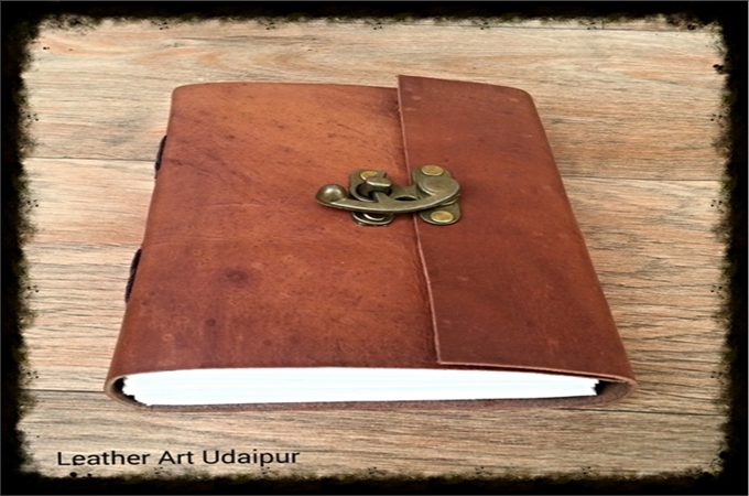 Leather Journal : Desi Leather Journal with C Lock 